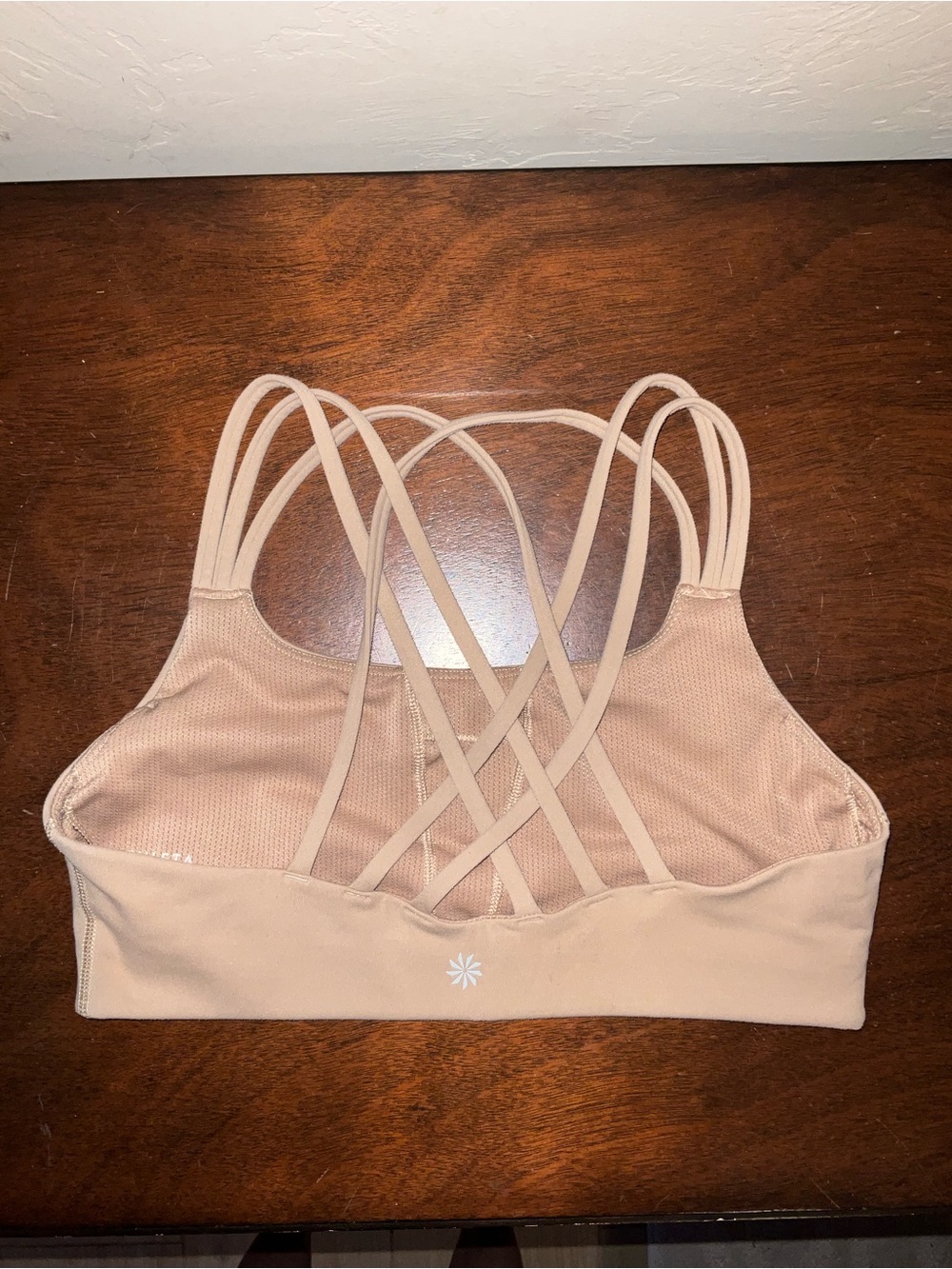 Athleta solace Keyhole Sprts bra in almond size s strappy